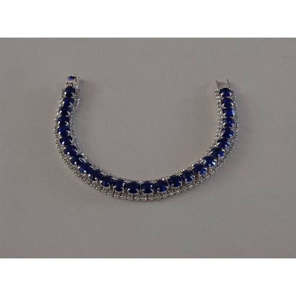 Pretty New Simulated Blue & White Gemstones Round Cut Tennis Bracelet - Picture 2 of 3